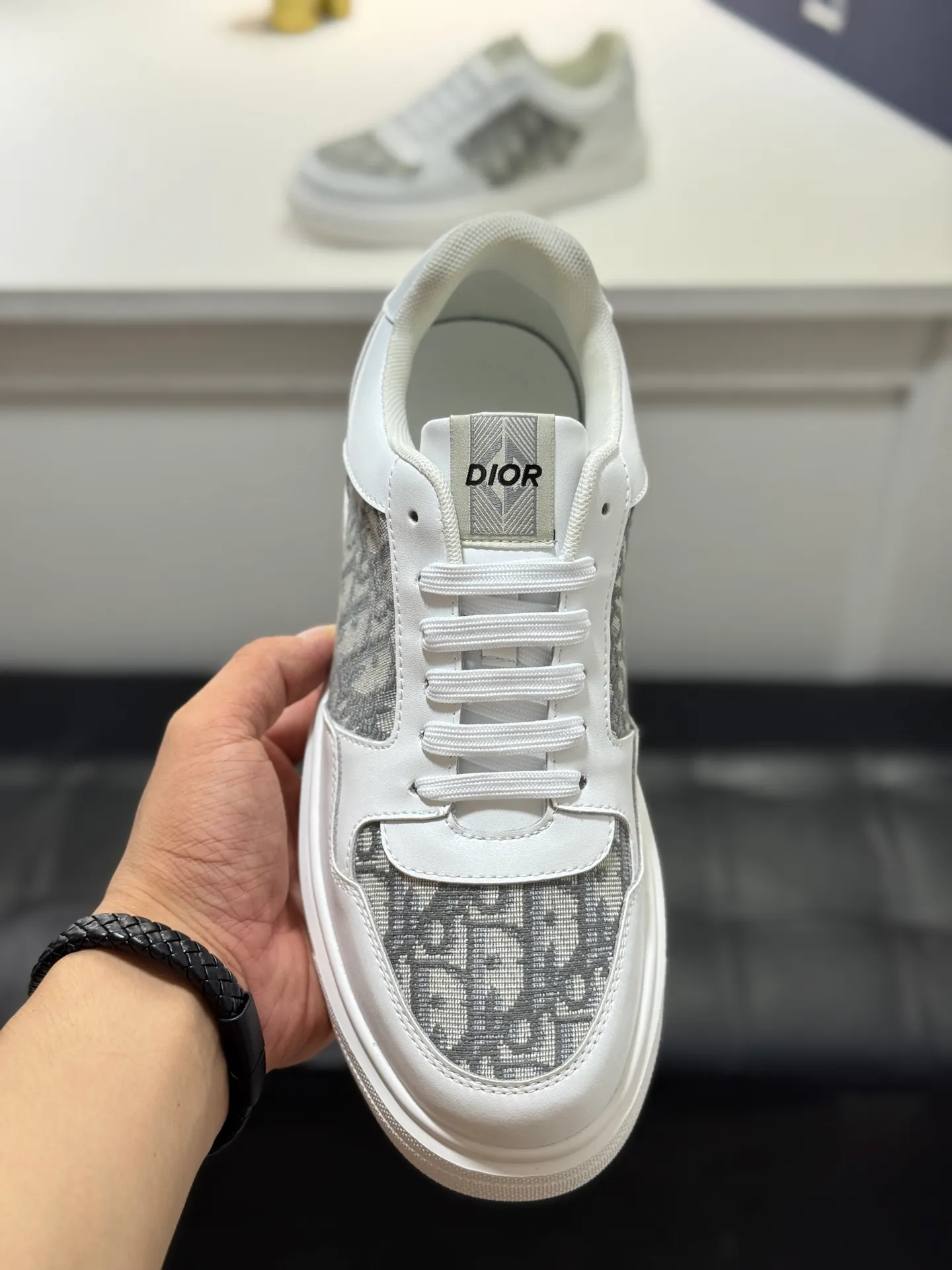 Men's men's shoes 💰400 [New model] 🌂🌂Dior (Dior) 🆕 Low-top casual shoes, carefully made of first-layer cowhide with canvas, comfortable and breathable ~ rubber soles, enhance style. Fashionable and versatile, it can complement any look. Featuring an exquisite design that is uniquely dynamic and modern, this shoe is part of Dior's legacy and embodies modern elegance. Size: 38-44 (45 customized